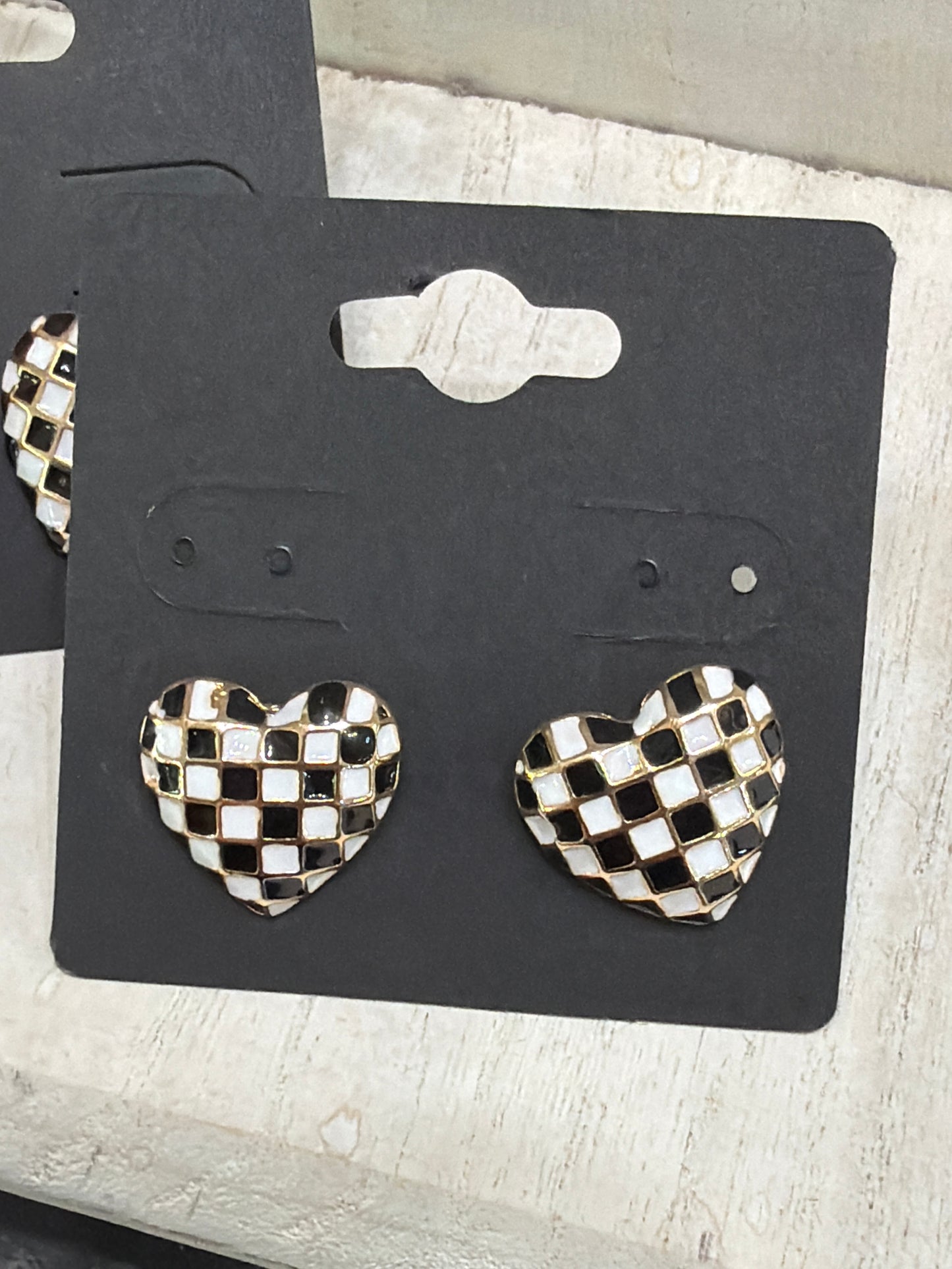 Checkered hearts