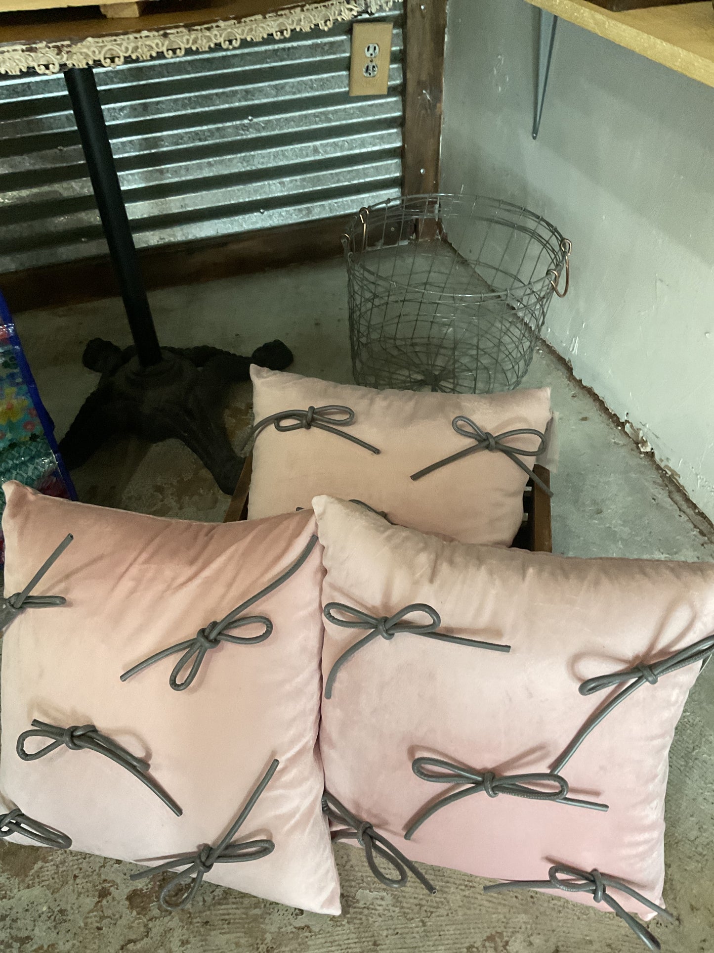 Pink bow pillow