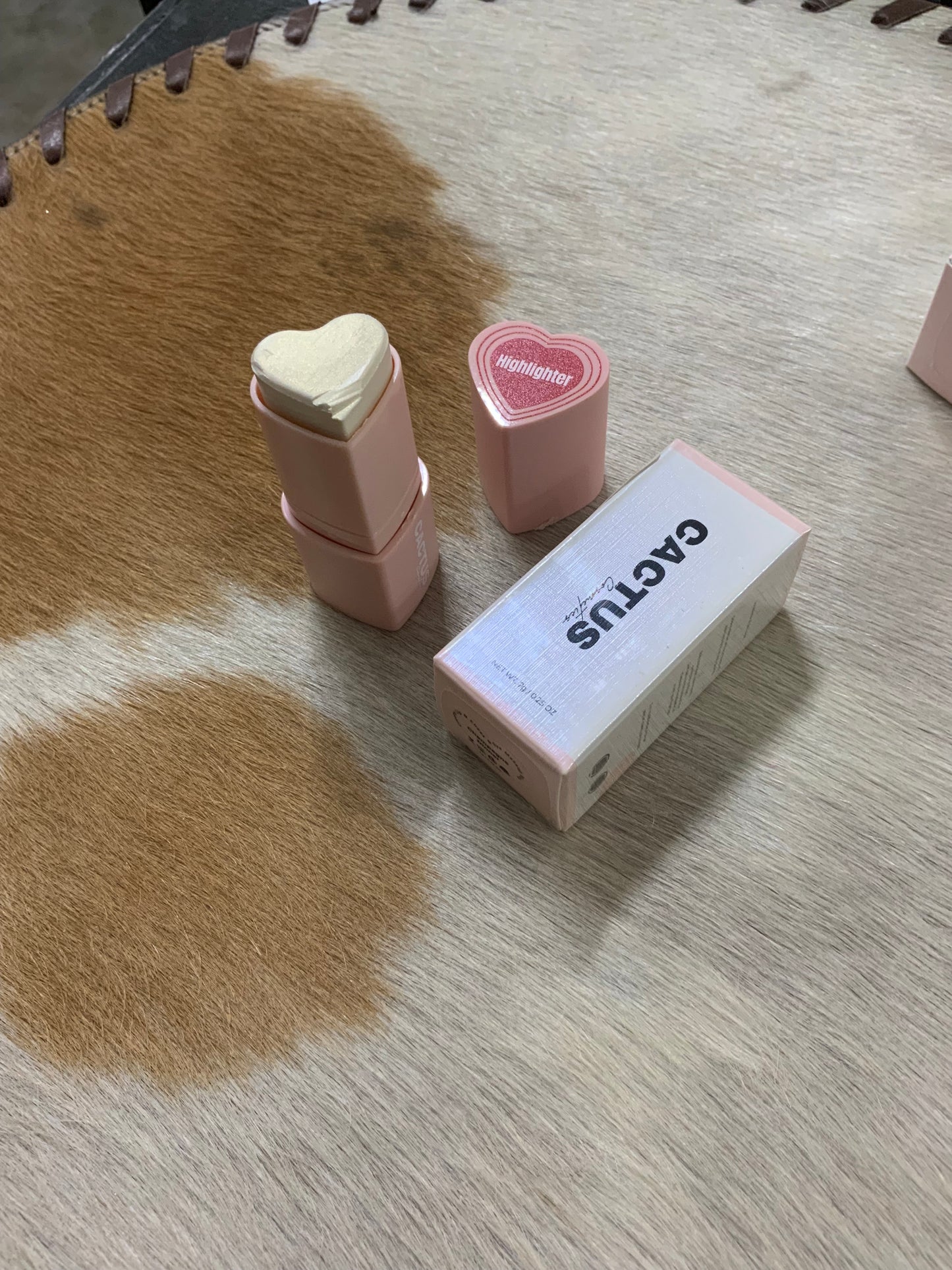 Cactus cosmetics highlighter sticks