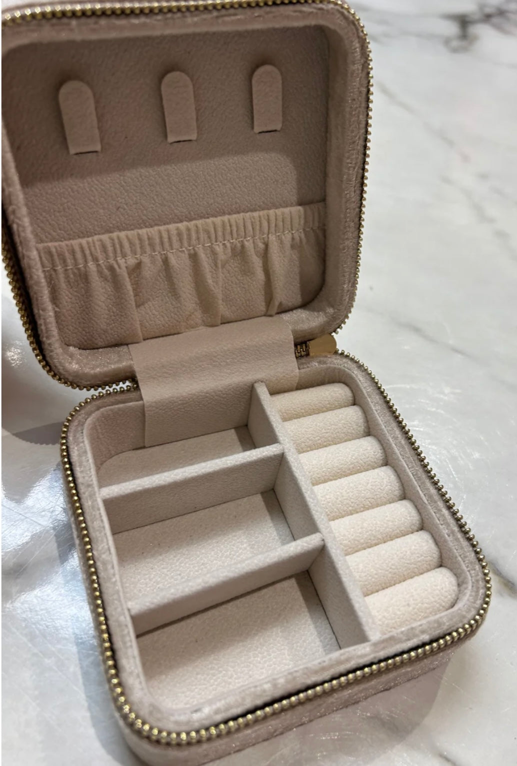 Quilted jewelry box beige
