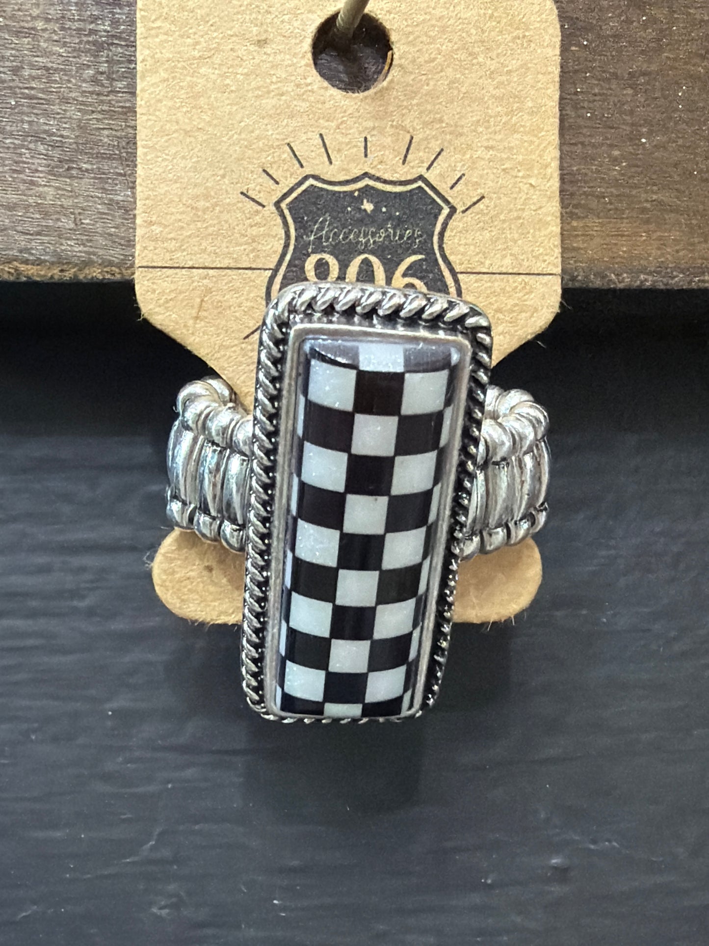 Bar checkered ring