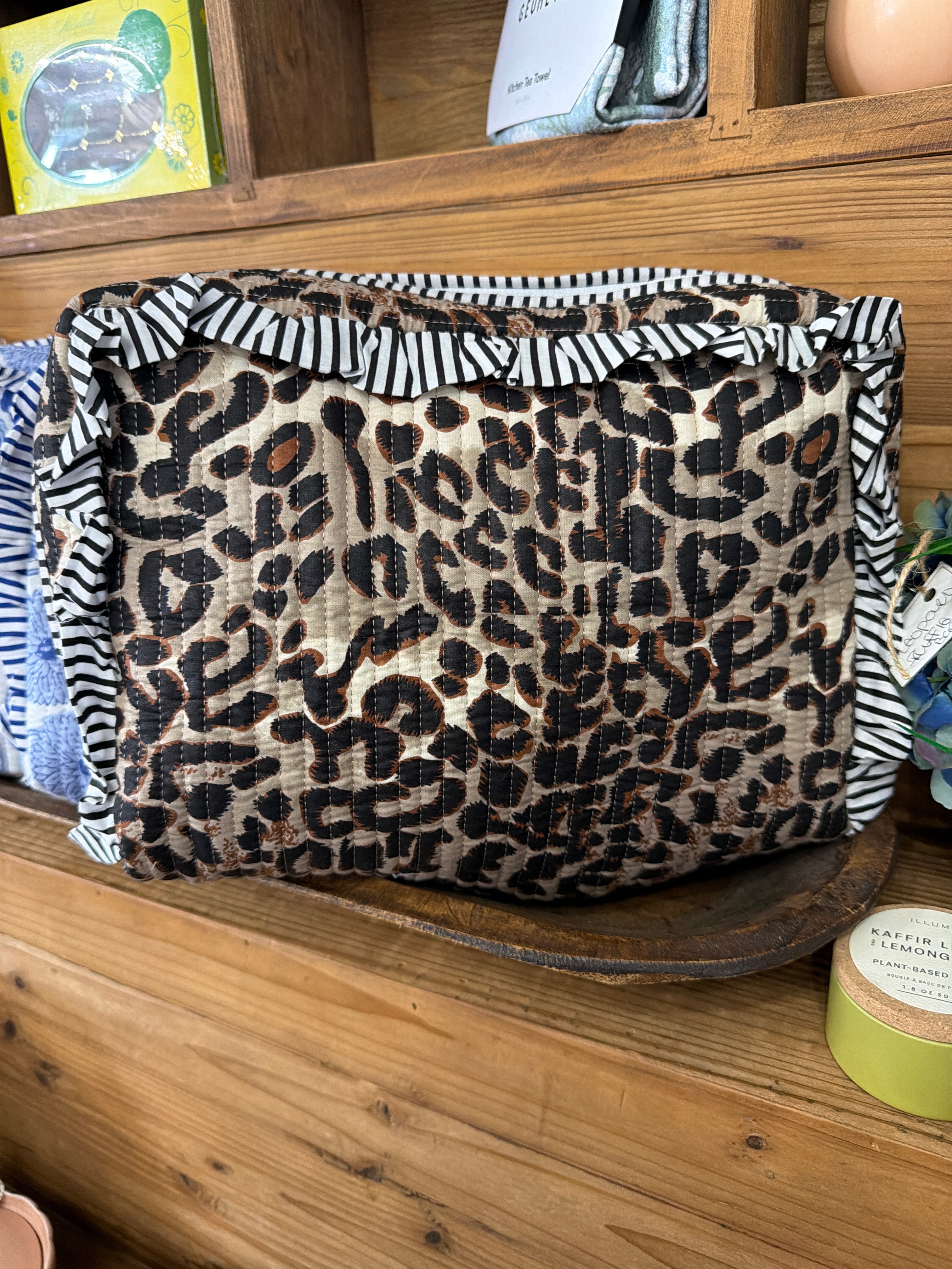Leopard ruffle bag